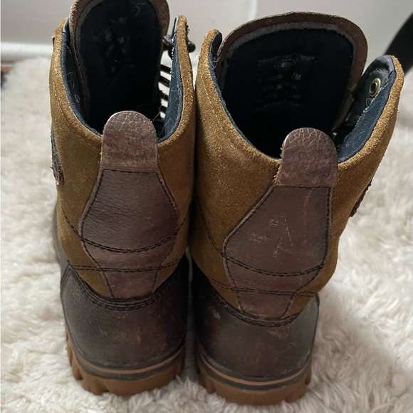 Cougar Boots Size 7 - Picture 4 of 8